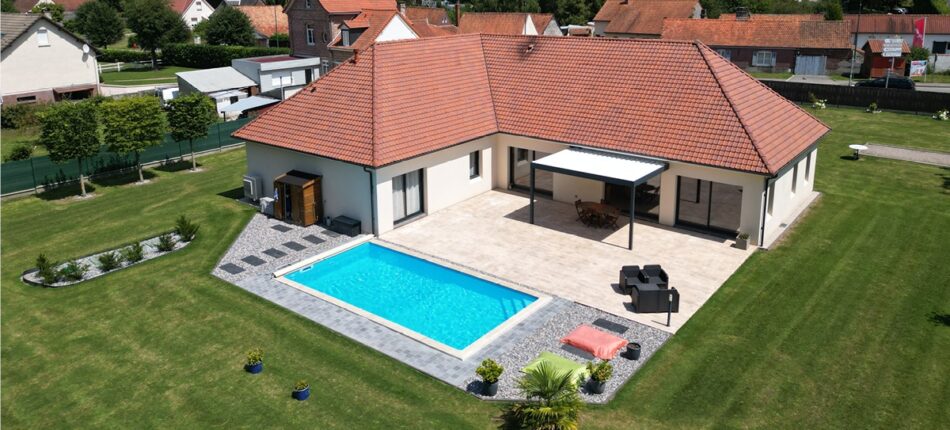 Une maison de plain-pied avec piscine en Baie de Somme (80) !  - Maison Plain-Pied - Maisons Les Naturelles